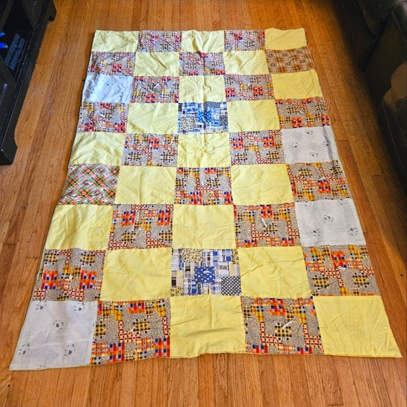 Vintage Handmade Quilt Blanket Square Design Lightweight Size 56 x 82